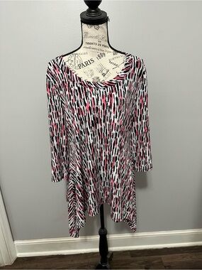 Chaus Pink Black White Patterned Scoop Neck Top
